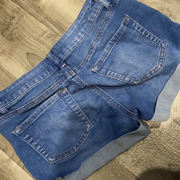 SO brand shorts - Picture 3 of 3